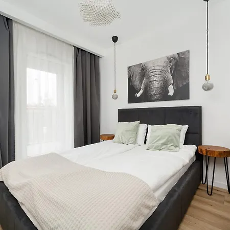 Elegant & Cozy With Balcony By Renters Apartmán Vratislav