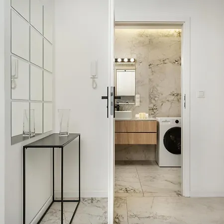 Elegant & Cozy With Balcony By Renters Apartmán Vratislav